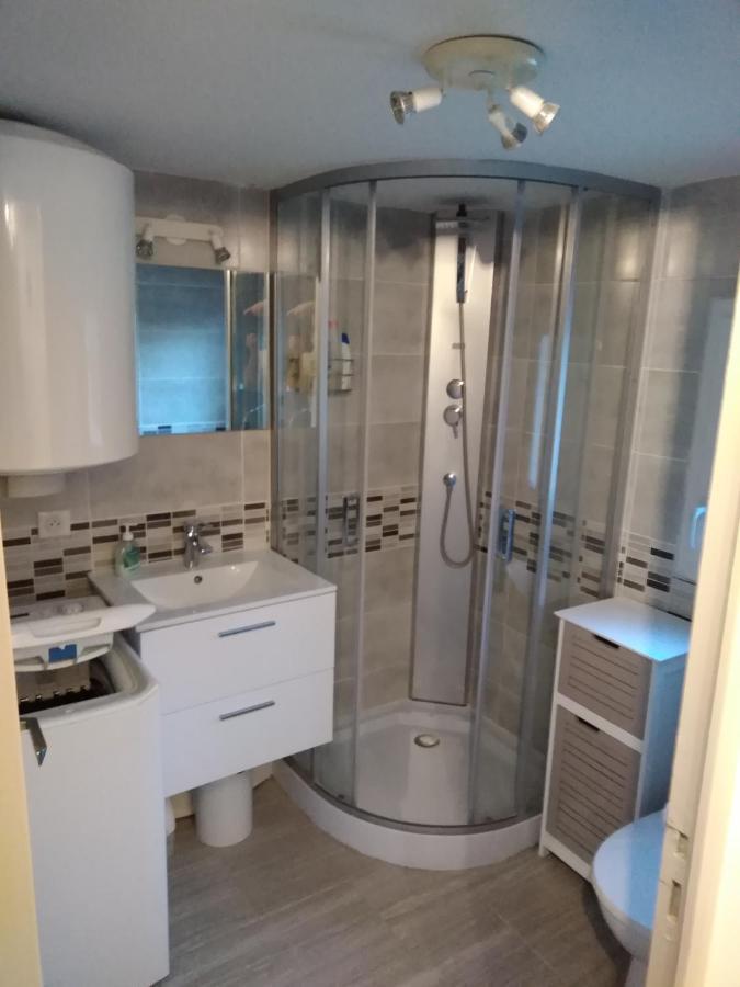 Studio Faillant Lorgues Spa Privatif Avec Superbe Piscine Luaran gambar