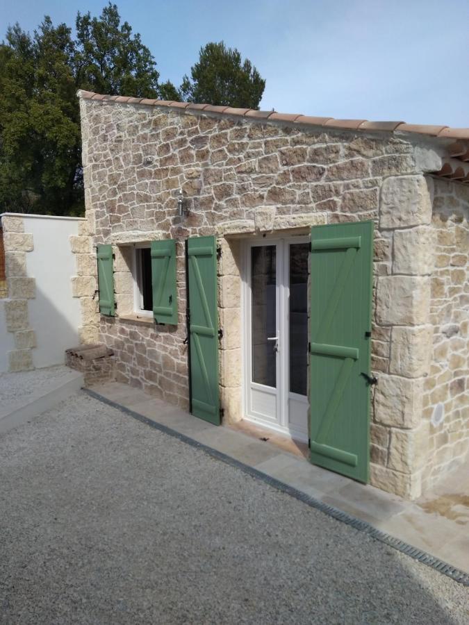Studio Faillant Lorgues Spa Privatif Avec Superbe Piscine Luaran gambar