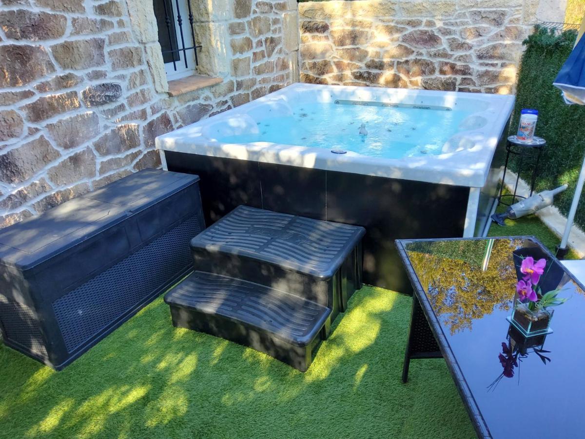 Studio Faillant Lorgues Spa Privatif Avec Superbe Piscine Luaran gambar