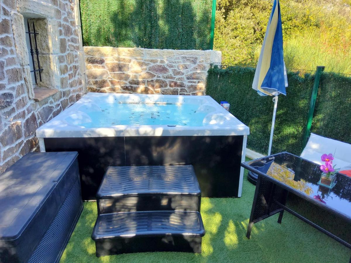 Studio Faillant Lorgues Spa Privatif Avec Superbe Piscine Luaran gambar