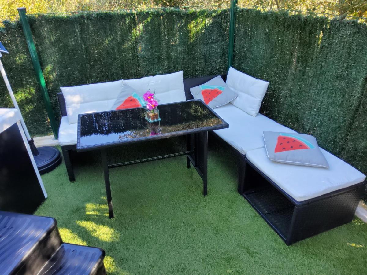 Studio Faillant Lorgues Spa Privatif Avec Superbe Piscine Luaran gambar